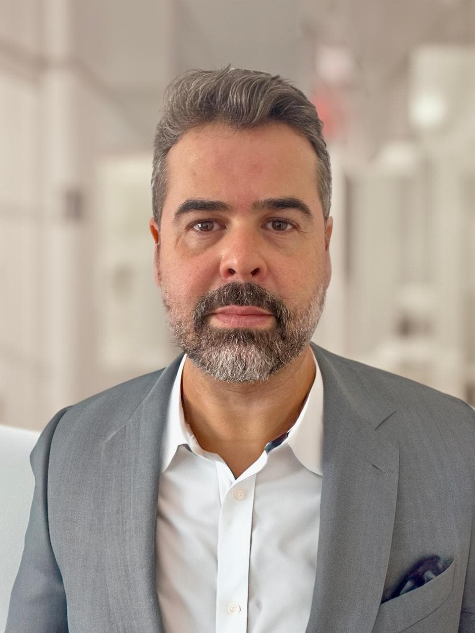 Dr. Luiz Fernando Côrtes Caravita — advogado criminal civil e administrativo em Belo Horizonte